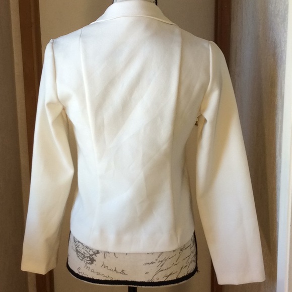 Cream Blazer - Picture 3 of 3